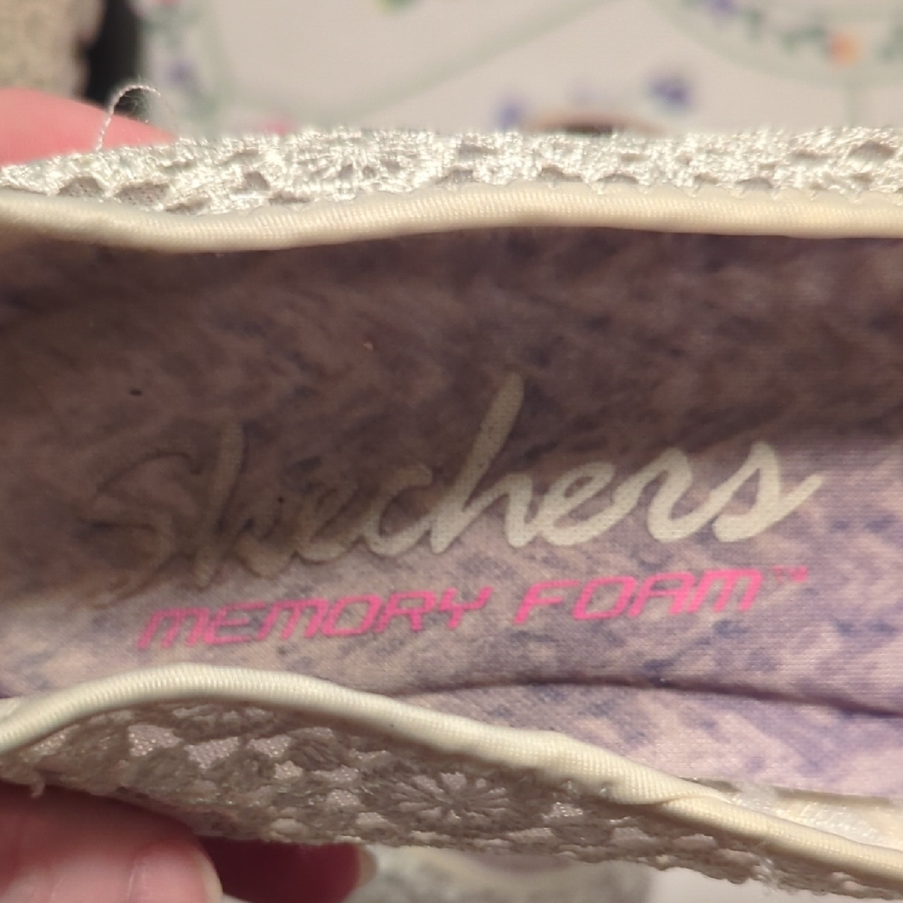 Skechers Women's White Lace Flats - Picture 2 of 5
